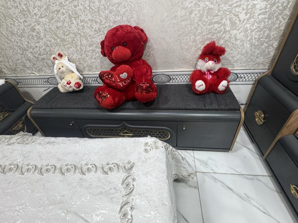 غرفة كاملة استخدام شهرين السعر 3ملايين ونص ***********
