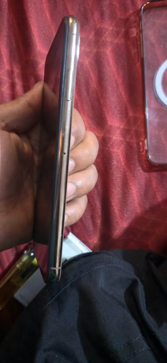 اكس ماكس نضيف كلش بس بي فطر زغير بطرف الضهر ذاكره ١٢٨بطاريه ٧٧ نضيف الجهاز ما داخل تصليح ابد بس الفيس إيدي ما يشتغل ومكفول من كلشي ومستعجل على بيعته ١٧٥ قفل العنوان الناصريه مركز ***********

