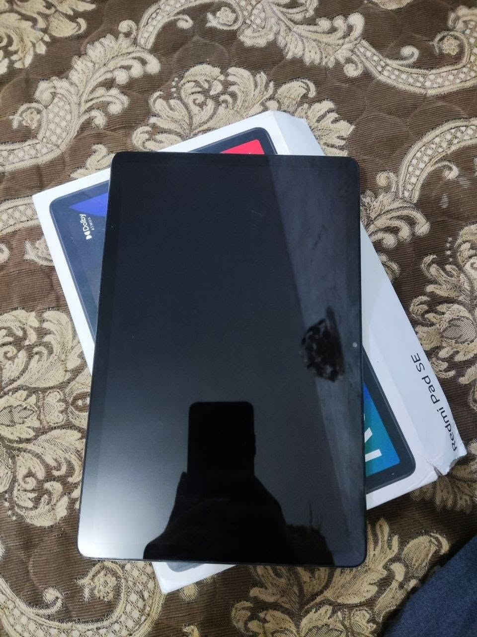 باد ريدمي SE 
ذاكره 128 بطاريه 5000 ملي أَمبير شاشه 120 هيرتز بوبجي 60 فريم مبدل شاشه أَصليه وكاله نظافه فول للبيع السعر 125 وبي مجال مكاني نجف الأَشرف متواجد خاص رقم *********** فقط واتساب
