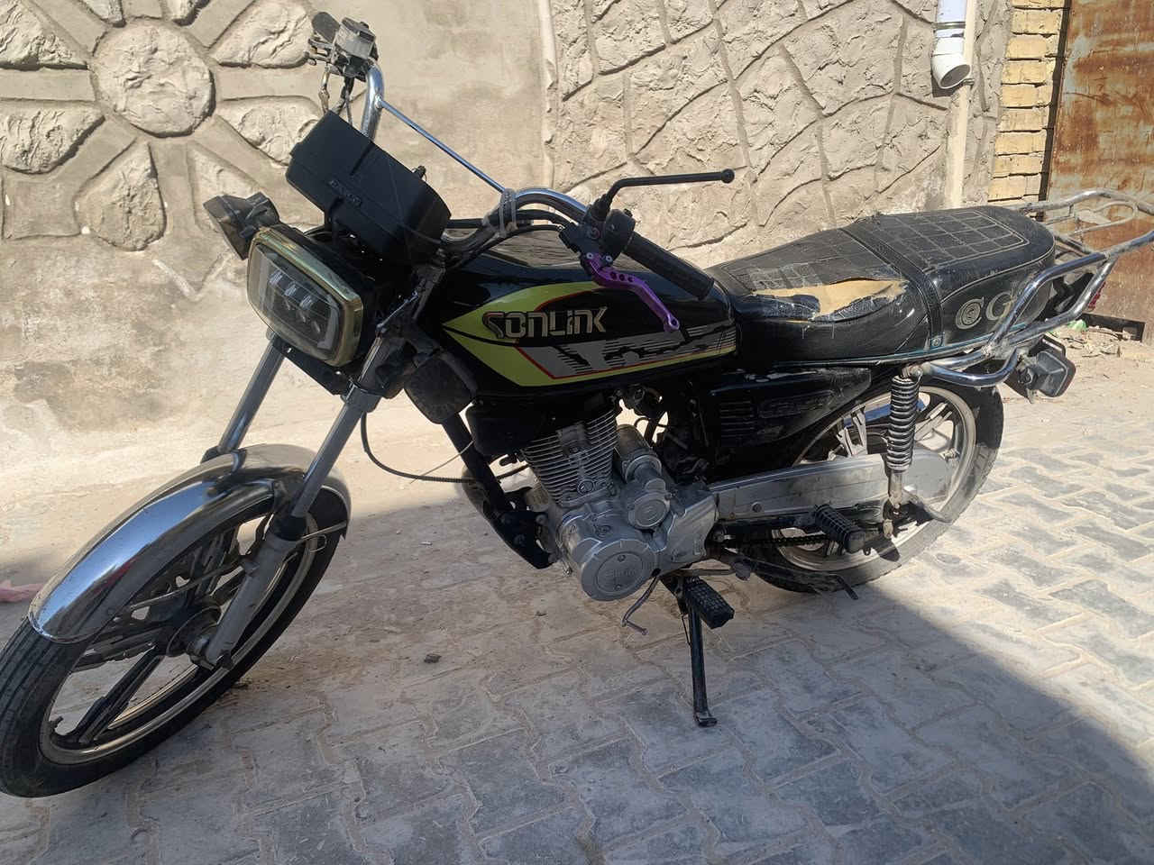 السلام عليكم دراجه ايراني خمسه كير موديل 2023مكينه مكفوله اوراق اصوليه  بيه  نواقص بسيطه كلش السعر 550وبيه مجال حك الجيه رقم ***********
