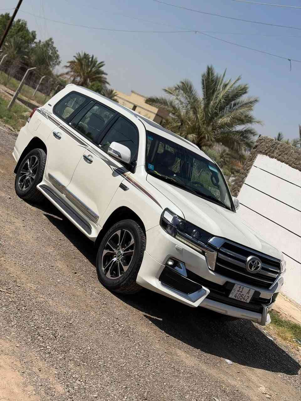 السلام عليكم للبيع لاندكروز مديل 2012محدثVXR2020اصلGXRبريم محرك كارتون كير صدر

 مواصفات فول للخير كشن كهربائي وشاشة عشرين ودركة عشرين

 وتنته مال كراند تورنك ام السماعات بسقف سيارة مصروف عليها

 وتحديث جيد وتخم تاير حجم 20رقم بغداد انكليزي بسمي شخصياً

 هزة جديدا 2027سيارة جاهزة على اخر حباية مصبوغةجماله
 مكفول شاصي وتحويل مكاني بغداد شاشات خلفيا وثلاجة شرط جماد ترايك 200وتحويل شرط نفس السبوع وسعر268بيها  مجال
 سيارة شكد ما تتوقع جديدة وتراي عشرين الشراي يتصل ويدلل ***********/////
