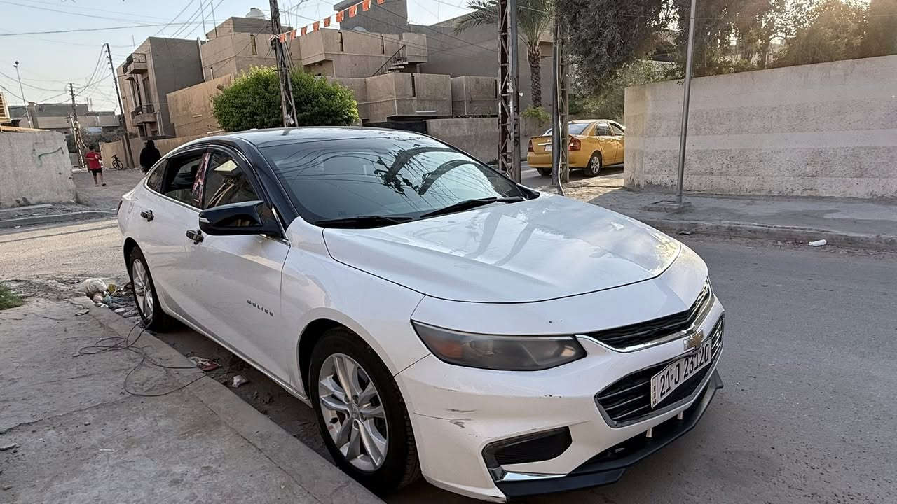 السلام عليكم 
ماليبو 2017مواصفات LT1  ابيض
ماشيه 73 مايل 
الضرر//  ضربه لحد البدنه واكفه الضربه
شواصي لغود مكفولة
راديترات غاز  تبريد ماء  كله جديد 
رقم جديد 
كير AT المرغوب
المواصفات LT1 
🔴 بصمه ابواب + جنطه
🔴 تشغيل عن بعد 
🛑محرك 1500 توربو
🔴مانع انزلاق
🛑لدات اماميه نهاري 
🛑 اوتو بريك 
🛑كشن كهربائي 
🛑تبريد مناخين منفصل SYNC
🛑تبريد قطعتين امامي خلفي 
🛑شاشه كبيره تدعم 📲Android Auto/car play
🛑خرائط Gps📌
🛑كامره خلفيه 📷
🛑كروز مثبت سرعه
🛑شاشة ضبط واعطال بل دشبول
🛑منافذ USP/ 12V /Tip C
🛑مانع انزلاق ⛔️
الحماوه ماكو تماماً 
السيارة كامله بدون نواقص
***********
سعر 103$
