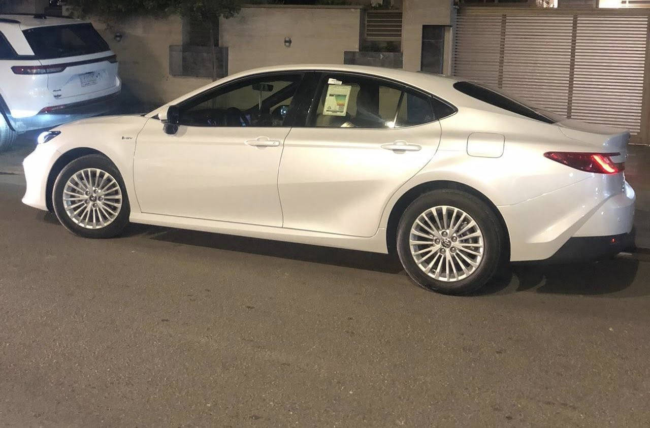 السلام عليكم
كامري 2025  فول وكالة عبداللطيف. 
خليجي مكفوله من الصبغ والبارد 
رقم بغداد بسمي مكانها بغداد 
تحويل مباشر 
اتصال /***********  
اي استفسار اتصال ع الرقم .
