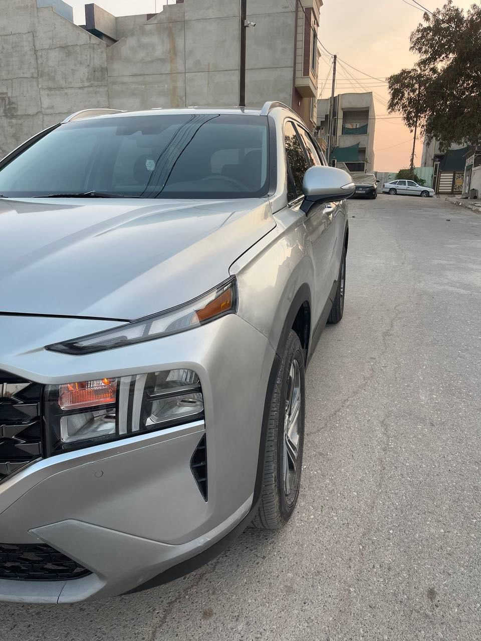 سنتافي 2023 SEL السعر 205
السياره مرقم نينوى 
فول موصفات 
مانع انزلاق 
توقف ذاتي 
رادار امامي وجانبي 
دفع رباعي 
تدفئة كشنات 
صندوق ذكي 
ترحيب عند الاقتراب 
دخول ذكي 
بصمة 
الضرر تبديل بوند فقط 
***********
