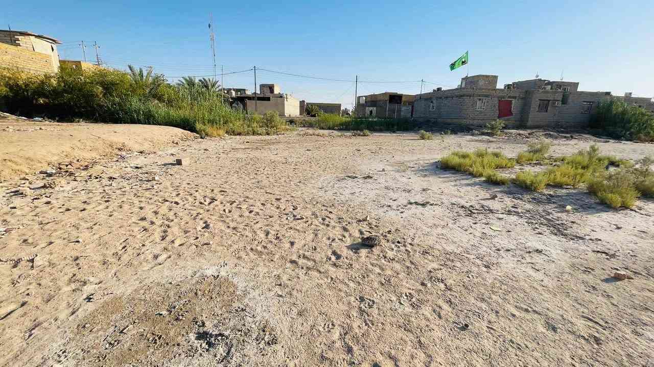 قطعه زراعي للبيع
مساحه 300 متر 

وجه 12 ونزال 25 

طريق سوك فضليه نزله مدرسه الامام الباقر تبليط قريبه للشارع لعام مسافه 200 متر 

كافه لخدمات متوفر كهرباء ماي تبليط قريب مدارس مستوصف 

السعر جدا مناسب 9 وبيه مجال للشراي 

لاستفسار والتواصل خاص او على الارقام لتاليه

ابو امير  :  ***********

منتظر حازم :  ***********

نستقبل كافه العروض الطابو والزراعي بيع وشراء في جميع مناطق سوك الشيوخ في مكتب الأمير للعقار  حي الجوادين قرب الصيدليه مباشرتا
