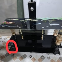 طاولة • مستعملة • عيب واحد