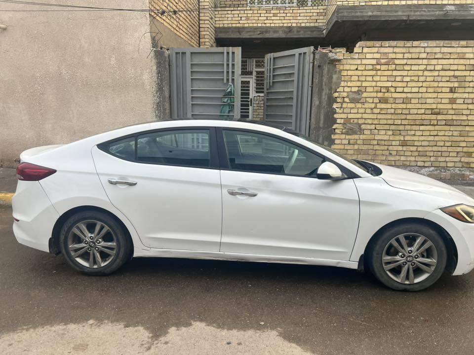 السلام عليكم النترا ٢٠١٨ رقم بغداد دولي حادثها جاملغين امامي ودعاميه صبغ بدون تبديل
باقي ليبل واحد ماشيه ١٦٠ سياره كير مكينه خير من الله 

نص فول مواصفات Seالسياره بيها تكشير جدا بسيط 

السعر ١٠٧وبيها مجال قليل تجي تشوف بعينك والسياره خير من الله ورقم الهاتف ***********
