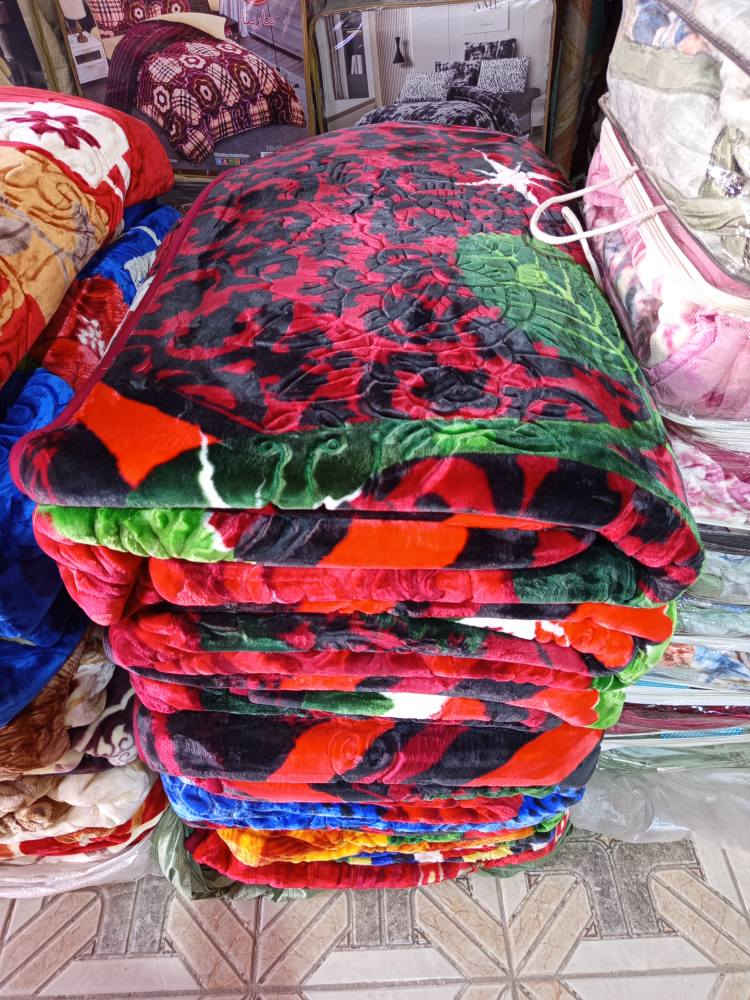 🛌 وجبة جديدة من البطانيات الفاخرة وصلت الآن! 🛌
جددوا دفء بيتكم مع تشكيلتنا الجديدة والمميزة، ألوان تجنن وخامات تخبل تناسب كل الأذواق. اختاروا اللي يناسبكم من القائمة التالية:
1. بطانية (رسم + لمعة) ✨
الوزن: خفيف وعملي.
المميزات: نقشات رسومات فنية مع لمعة مميزة، متوفرة بمختلف الألوان والأشكال.
2. بطانية (سادة + لمعة) ✨
الوزن: خفيف.
المميزات: لعشاق البساطة والرقي، سادة بلمعة براقة.

3. بطانية (نقشة + محفر + لمعة) - الملكية 👑
الوزن: ثقيل (8 كيلو) لدفء مثالي.
المميزات: شغل محفر بارز ونقشات راقية جداً.

4. بطانية (نقشة + محفر + لمعة) - العملاقة ❄️
الوزن: ثقيل جداً (10 كيلو) لليالي الشتاء القارصة.
المميزات: أعلى درجات الجودة والمتانة بمختلف الألوان.

5. بطانية (نقشة خفيفة + محفر خفيف + لمعة) ✨
الوزن: طبيعي (5 كيلو).
المميزات: توازن مثالي بين الوزن والدفء مع لمسة محفرة ناعمة.
6. بطانية (نقشة خفيفة + لمعة) ✨
الوزن: طبيعي (4 كيلو).
المميزات: خفيفة على الجسم، دافئة، وألوانها متوفرة بكثرة.
📍 العنوان: [حلة طهمازية عامود 98 مقابيل مطعم رمانة]
📞 للحجز والاستفسار: [***********]

#بطانيات #تجهيزات_منزلية #شتاء_2026 #وجبة_جديدة #ديكور_منزلي الهندية, كربلاء
