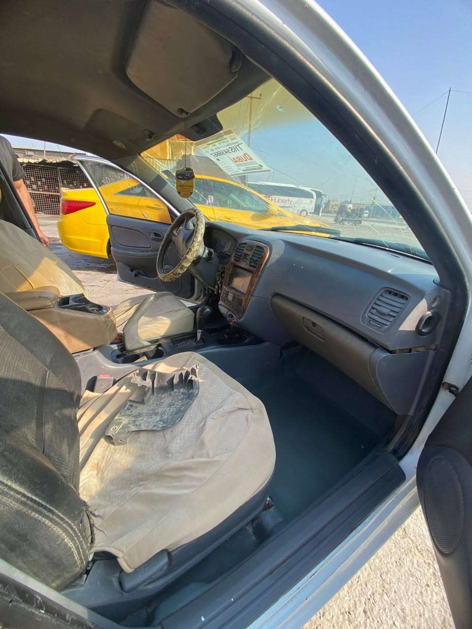 سلام عليكم هونداي سوناتا موديل 2001 محرك 2000 كير اوتو ماتيك رقم انكليزي بسمي مكينه وكير مكفولات صبغ عام الجماليه ***********
