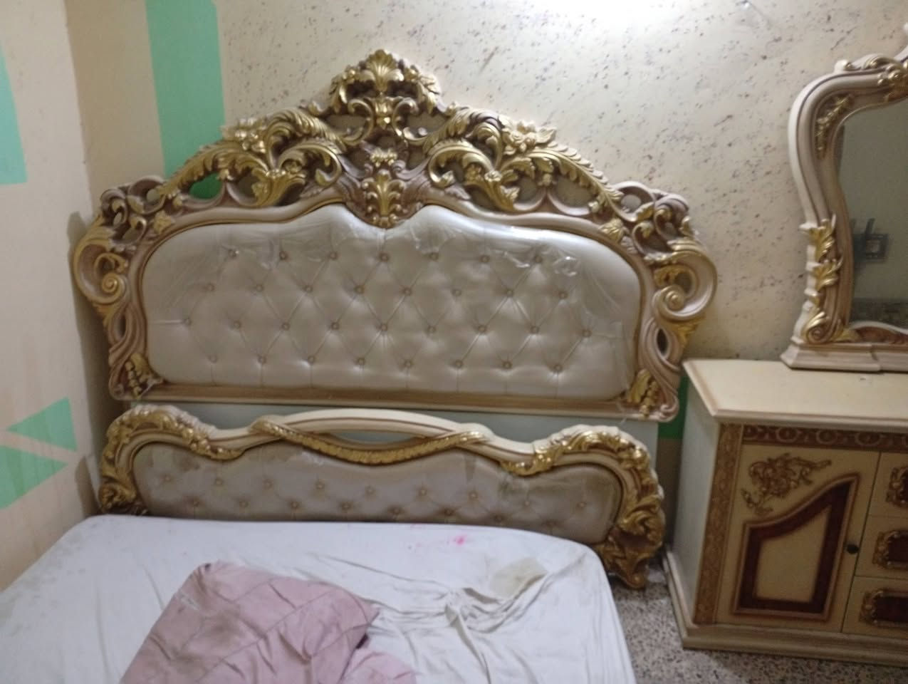 سلام عليكم غرفه لبيع نضيفه  شراي يتصل ***********
