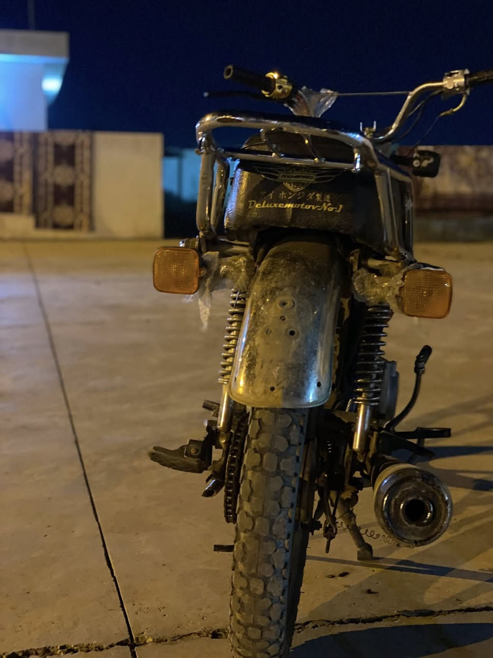 دراجه للبيع كما موضح بالصوره لتفاصيل اكثر اتصل ‭0772 601 3123‬
