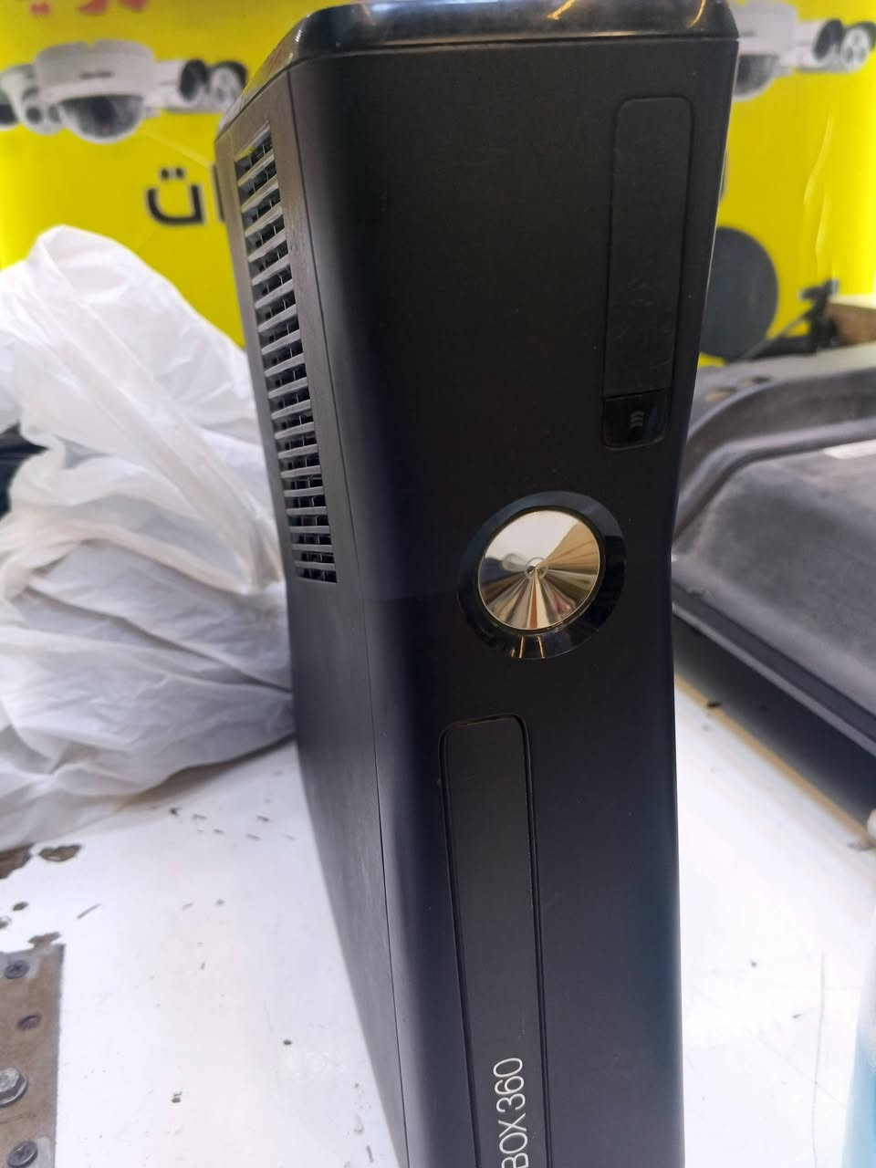 اكس بوكس 360 جهاز نضيف كلش ويا يدات2 وبي سعر100 عنوان بغداد الحريه ***********
