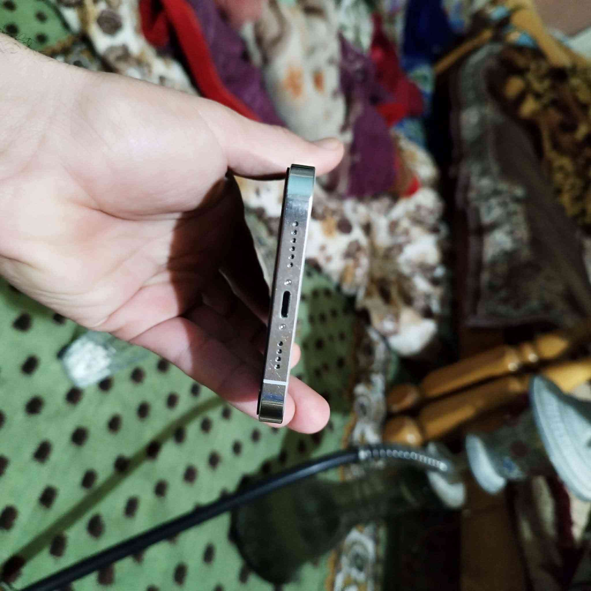 السلام وعليكم ايفون ١٢ برو ماكس جهاز ما مفتوح ابد شرق اوسط بطاريته 75  بلاديه شحنه كلش زين شغله وحده بي صوت النغمات شويه ناصي باقي مكفول من كلشي مراوس بجهاز اندرويد مكاني بغداد


**إذا كنت صاحب هذا الإعلان وتريد حذفه لأي سبب، رجاءا أرسل رسالة إلى الدعم الفني**