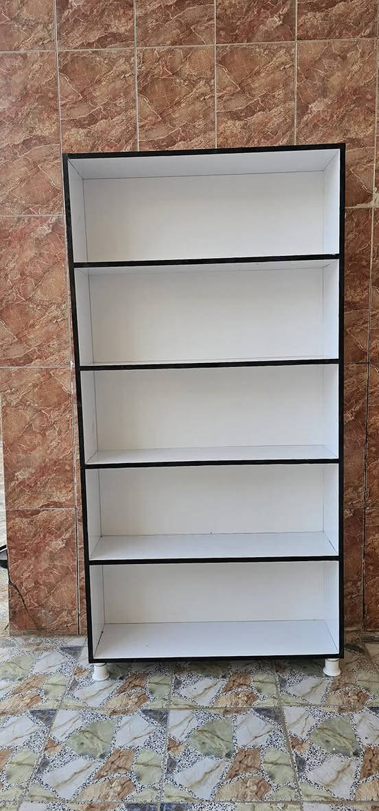 فترينات البيع خوات الجدد شرط شخط ما بيهم  العرض 95 الطول 190 سعر الوحده  60 عندي توصيل داخل النجف  *********** عندي 4 فاترينات
