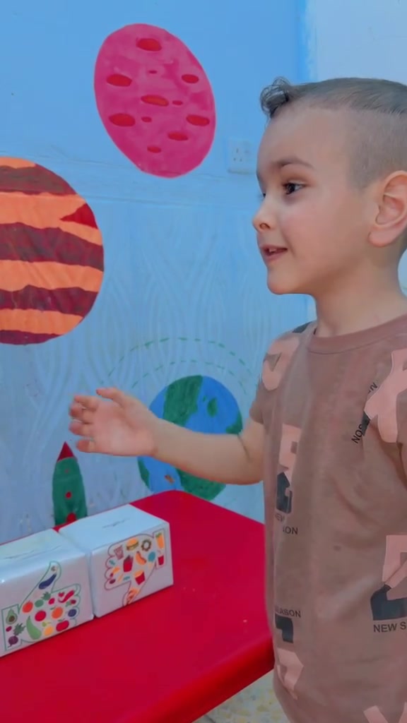 :

* 🥦🍎 نتعلم اليوم الفرق بين الأكل الصحي وغير الصحي بطريقة ممتعة وتفاعلية لتنمية الوعي الغذائي لدى أطفالنا.
* الغذاء الصحي بداية لجسم قوي وعقل نشيط 🌟 ضمن جلساتنا التعليمية نساعد الأطفال على التمييز بين الأطعمة الصحية وغير الصحية.
* 🍓🥕 خطوة صغيرة اليوم نحو عادات غذائية أفضل غدًا! تدريب ممتع للتعرف على الأطعمة الصحية وغير الصحية.
* لأن صحة الطفل تبدأ من اختياراته 🍎🍔 نقدم أنشطة تعليمية تساعد الأطفال على معرفة الطعام المفيد والطعام الذي يجب التقليل منه.
* 🌈 تعلم، لعب، وفائدة! نشاط تفاعلي لتعليم الأطفال الفرق بين الغذاء الصحي وغير الصحي بطريقة تناسب قدراتهم.
* “نزرع عادات صحية منذ الصغر” 🥗💚 من خلال تدريبات ممتعة لتعليم الأطفال اختيار الغذاء الصحي


**إذا كنت صاحب هذا الإعلان وتريد حذفه لأي سبب، رجاءا أرسل رسالة إلى الدعم الفني**