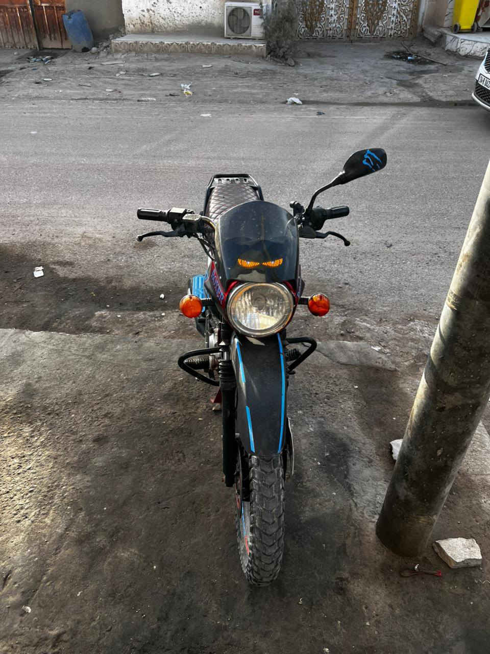 (بوكسر) السلام عليكم دراجه بوكسر للبيع موديل (2020) الدراجه حلوة مرتبه مفتوحه مره وحده مبدله بستم فقط  رقم وسنويه  تنتهي ب (2030) شرط التحويل العنوان البصره قضاء المدينه السعر  1800 وبيها مجال 
الرقم ***********....
