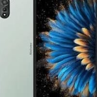 ايباد ميكا 2 • مستخدم ٥ اشهر • كل ملحقاته