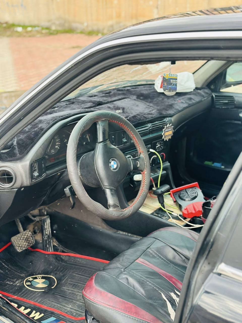 525 1991
اصل گير اوتماتيك محرك 25 اصل كذلك
السيارة تعمير جديد صبغ درجة 
وارد ياباني بدون فتحة سقف سلايت
بدون حادث السيارة معمره فقط جمالية
رقم كركوك شرط تحويل وكوبون بانزين
گير محرك كلة بشرط
كلشي موضح بالصور وسعر المطلوب 65 وبيها مجال 
اࠗي استفسار ***********
