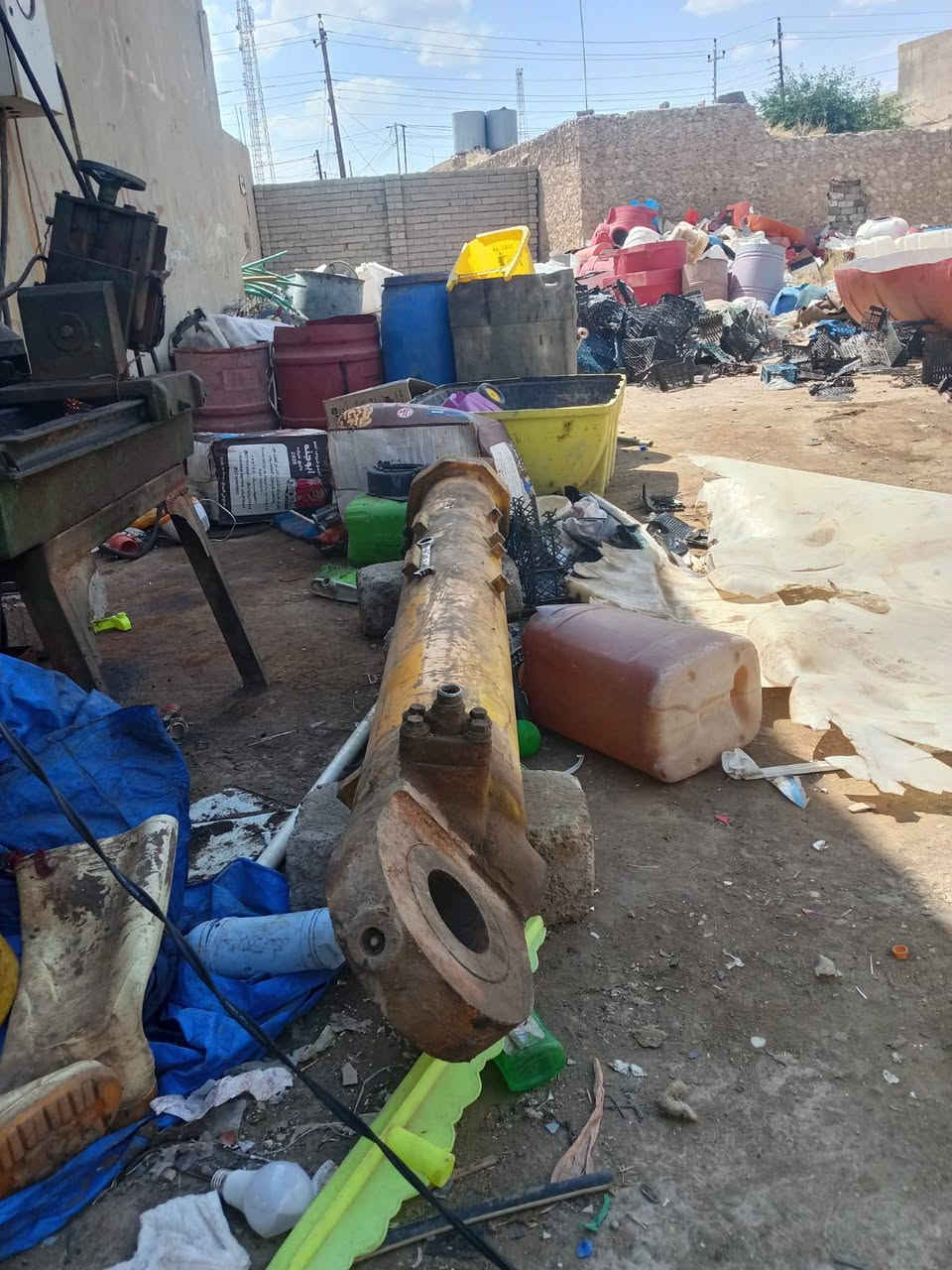 السلام عليكم  عندي جكات شوفر بامب عدد 2 صوندات 
اغراض مال شوفر
للتواصل
***********
***********

