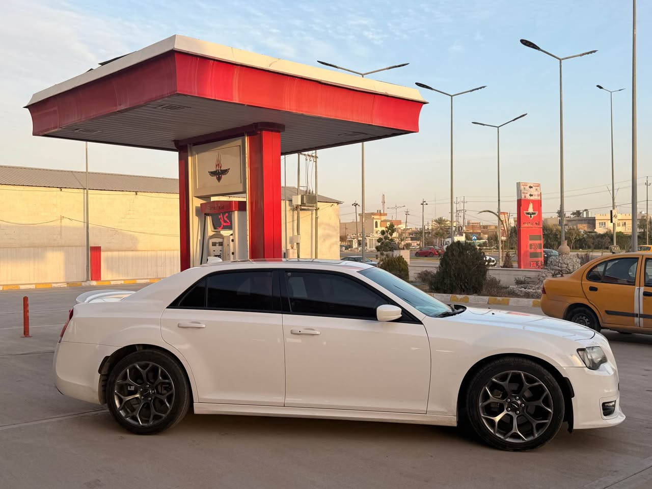 كلين تايتل / فقط بيه كارت حك شبر بل جاملغ سايق بدون ضربه بدون دواخل 
مواصفات S فول بانوراما دبل لحيه
 حداديه جديد شواصي بشرط 
 كير محرك بشرط ماشيه 112 مايل 
 سنويه بسمي ثاني يوم تحويل 
بيه كتاب تضليل مال اربيل باقيله 10 اشهر 
وباقي مواصفات 
انتو تعرفون 
*********** كركوك, العراق
