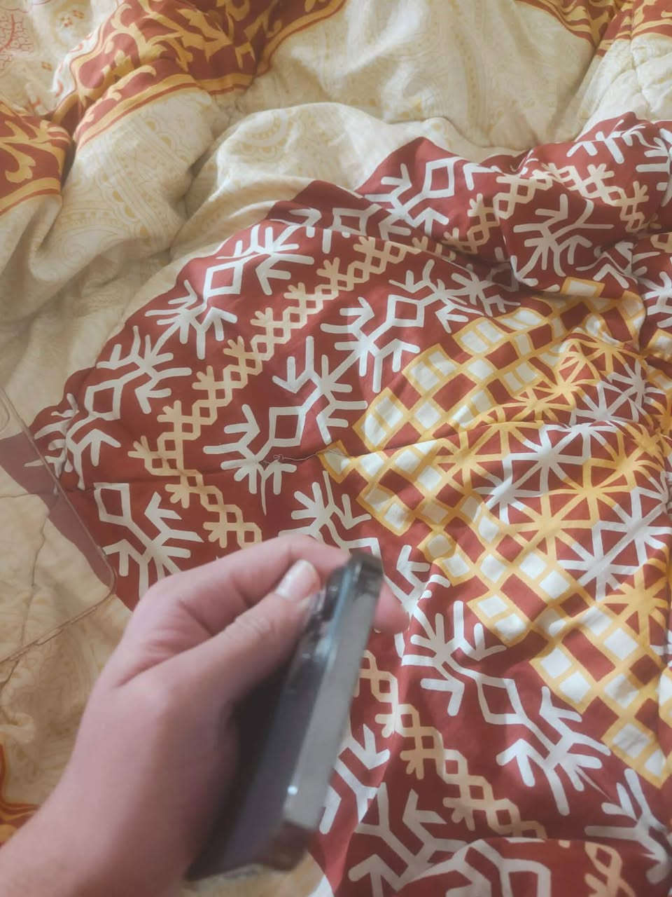 ايفون 13 برو ماكس جهاز ممفتوح مايعبر هوه ضد الماي بطاريه 96 ذاكره 128 الجهاز مثل مموضح كدام العين الجهاز شركه محدث اخر تحديث وجلخ واحد مابي السعر 650 وبي مجال بسيط لطيبين خاص موجود الرقم ***********
