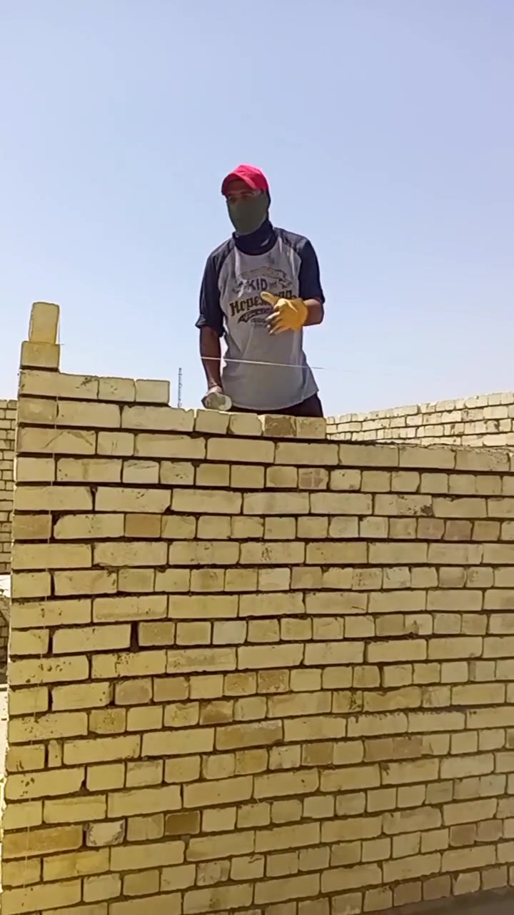 من رخصت مدير الكروب السلام عليكم شغل نظيف دقه في العمل شغل مصاطر شاهول شغل هندسي شغل قطعي عل دبل بليوميه ترميم منازل تكملت بناء كادر تصعيد مواد البناء العنوان بغداد حي النصر رقم الهاتف ***********
