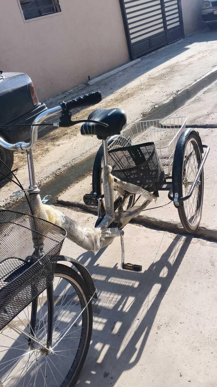 للبيع بيع مستعجل سعر  180 بايسكل جديد اي عيب مابي ياباني استفسار خاص ماكو فقط اتصل للرقم ***********
