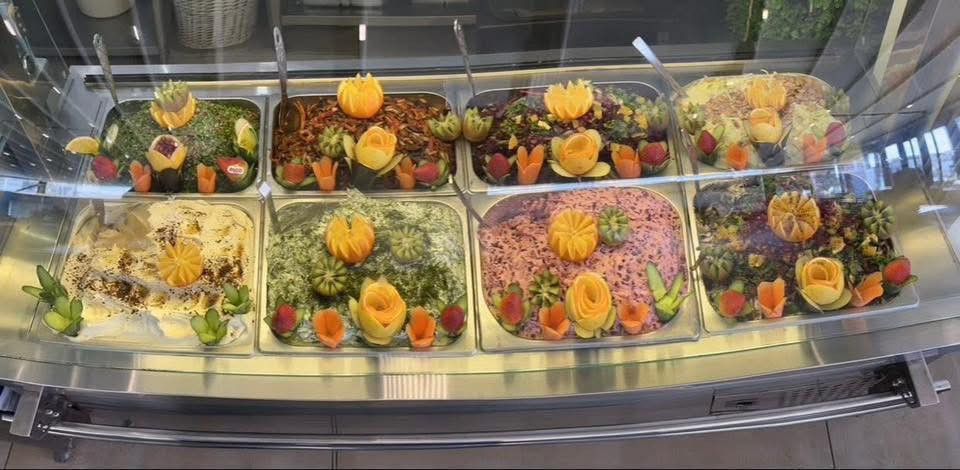 مرحبا
شيف مقبلات 
درجه اولى + شعبي
اشتغل اكثر من 25 نوع
مطاعم + فنادق
عملي فقط تجهيز
للتواصل ***********

ملاحظه للمعدان : ما اوصيكم عود هم اخذو الصور
