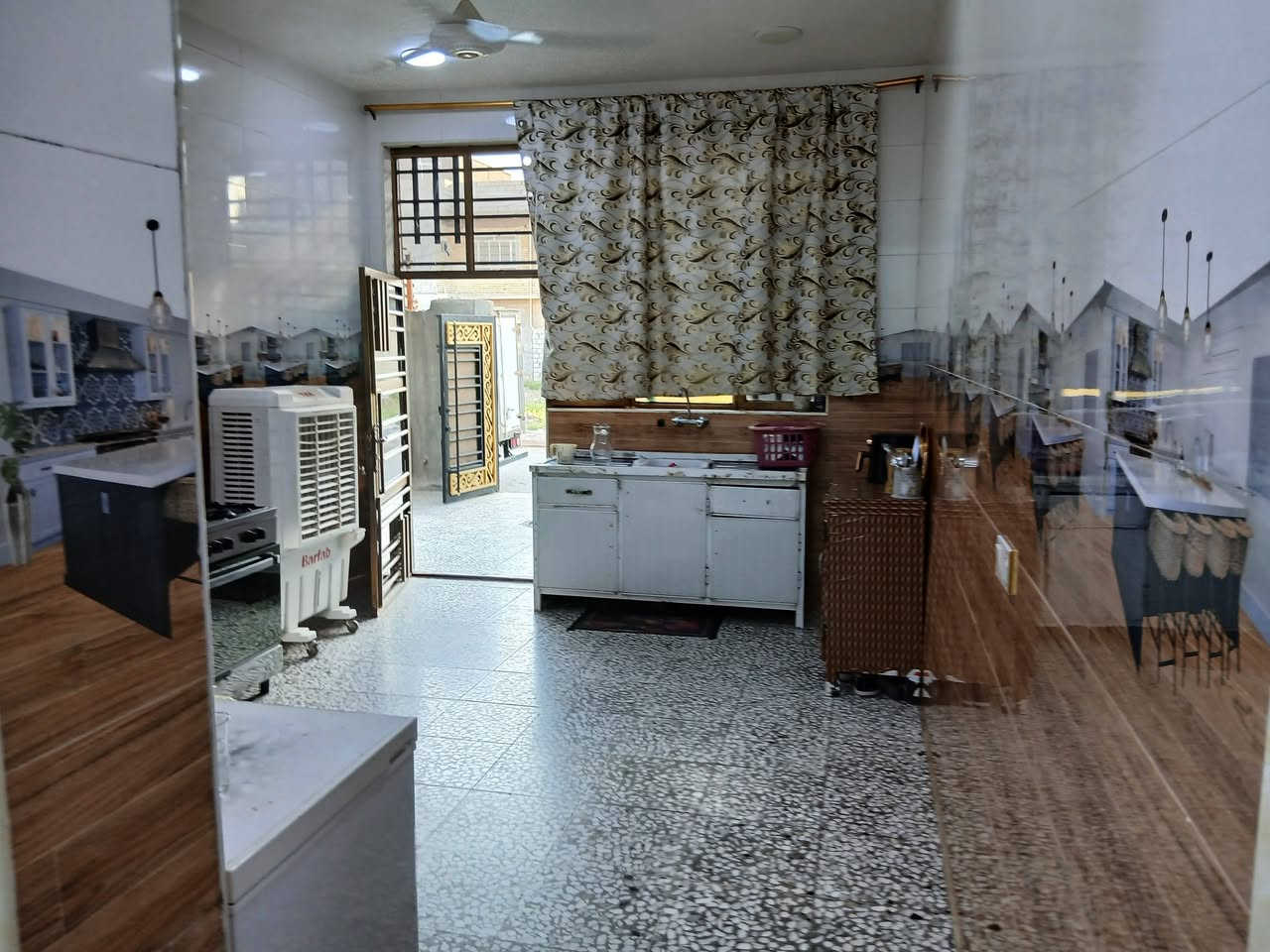 دار سكن ملك صرف مساحه ٣٠٠متر
غرف النوم ٤
استقبال وصاله ومطبخ وملحقاته 
العنوان المدائن منطقة التصنيع 
مقابيل التجاره 
السعر النهائي النهائي ٢٥٠
***********
