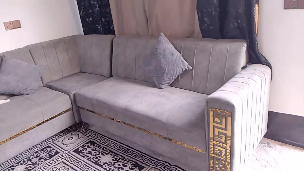 ديوان للبيع نضيف جدا اسفنج ضغط عالي درجة اولى  بدون اي عيب السعر 230 بي مجال العنوان موصل ايسر


**إذا كنت صاحب هذا الإعلان وتريد حذفه لأي سبب، رجاءا أرسل رسالة إلى الدعم الفني**