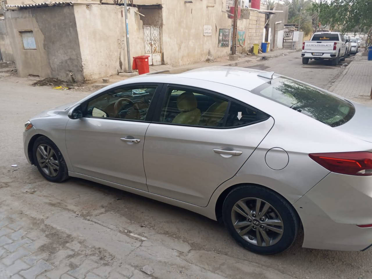 {اريد مراوس بنيسان صني }
السلام عليكم 
هونداي النترا 2018 امريكي فول مواصفات للأخير 
مكينه 2000 دوش  مكفول 
كير ATM مكفول 
ضرر باب خلف راكب وداير مال جاملغ يعني قطعتين وصوره حادث مرفقه  مع منشور وشخوط موضحه بالصور  
تبريد ثلج 
حداديه كامله جديده 
دواخل زيرو 
مواصفات فتحه بصمه شاشه كبيره  نقاط عمياء تدقئه كشنات تبريد بيانو بصمه بيبان وصندوك وترحيب فول لاخير
سياره جديده ومال جناي اي نقص مابيه 
رقم بصره تحويل ثاني يوم 
مكاني بصره / ياسين خريبط 

رقمي واتساب فقط ***********
رقمي رصيد فقط ***********
