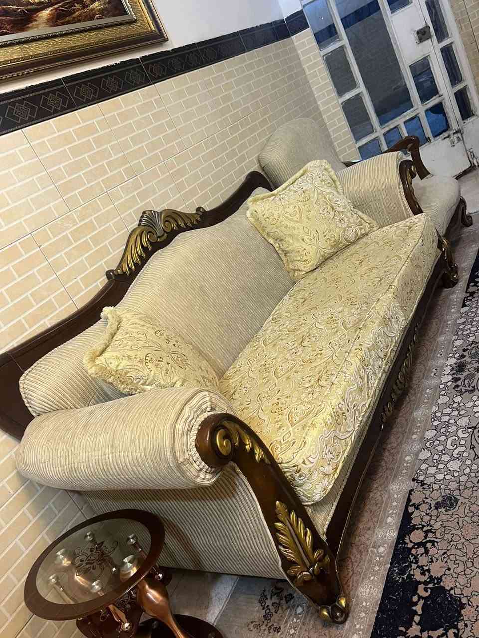 اثاث للبيع
تخم سبع مقاعد نضيف ب٢٥٠
وثريا عدد ثنين ب٥٠
ومعرض اخو الجديد ب٢٠٠
مكاني بغداد الزعفرانية
***********
