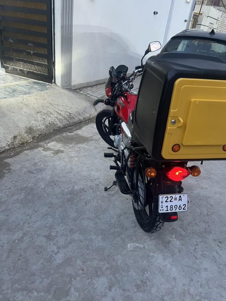 السلام عليكم دراجه بوكسر للبيع موديل 2025صارلي شهر من اشتريتها رقم شمالي محوله بسمي بعدها بل جيس رايده ب3مليون


**إذا كنت صاحب هذا الإعلان وتريد حذفه لأي سبب، رجاءا أرسل رسالة إلى الدعم الفني**