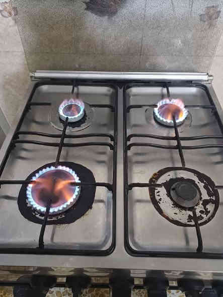 طباخ للبيع مستعمل النوعيه فريش الاصلي يشتغل ٣ عيون فقط سعره ٨٠ الف المكان كربلاء حي العامل المنطقه السابعه مكلف بلنشر للاستفسار ***********
