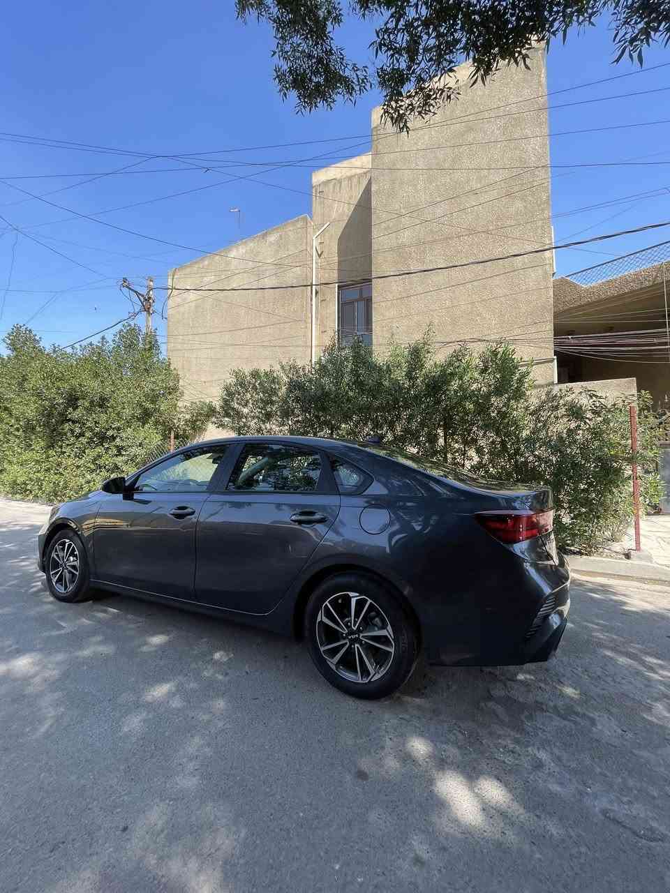 سلام عليكم فورتي موديل 2023 وارد امريكي بدون قطرت صبغ حادثه ربع البنيد ومصلح بارد بدون تبديل بدون صبغ كير محرك كفاله عامه ماشيه 19 دخول جديد ترقيم جديد سياره جهزه وجديده بمعنه الكلمه دوشمه عام عارضه 155 وبيه مجال رقمي ***********  مكاني بغداد الدوره
