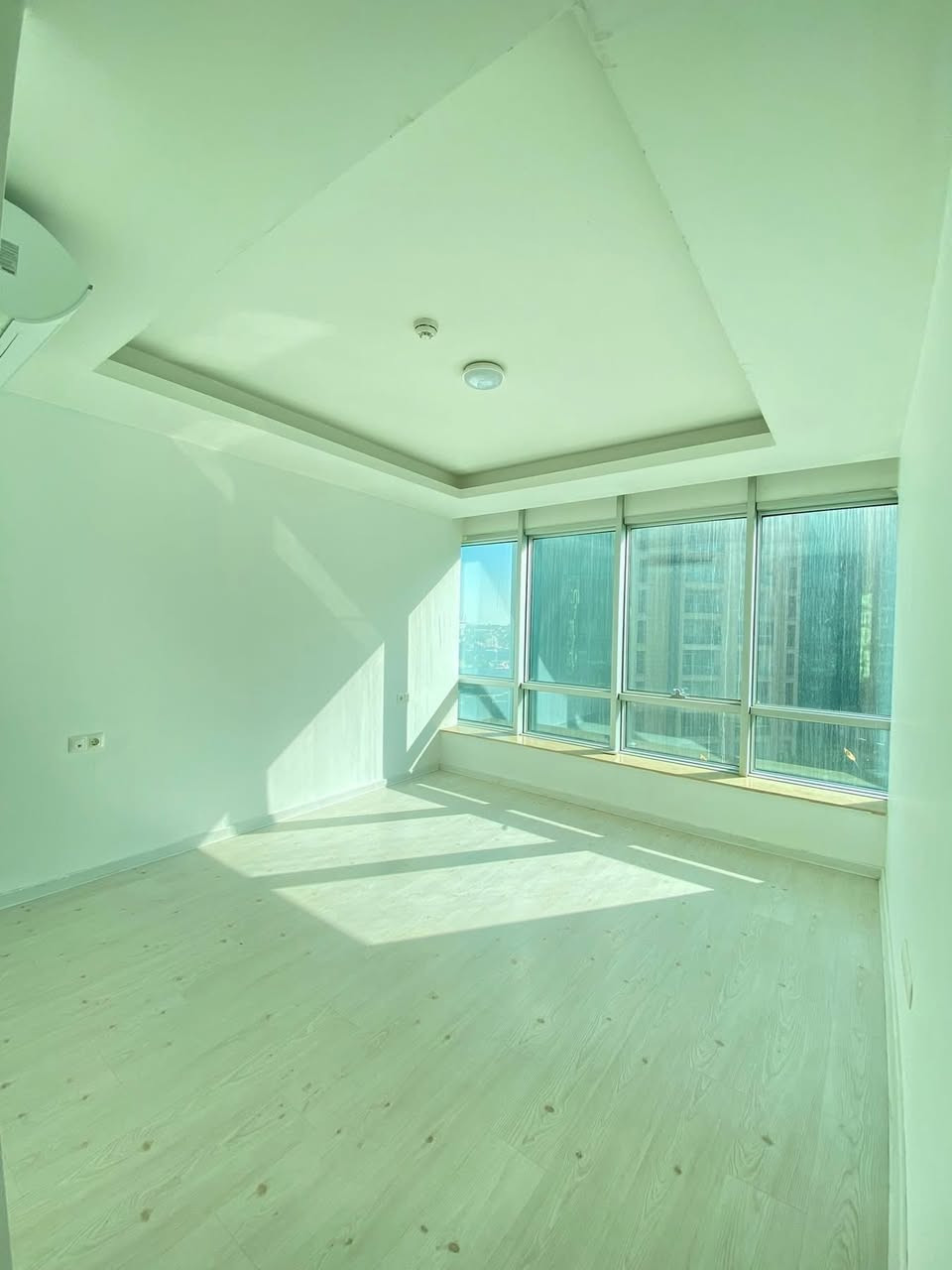 امپاير وينگ
🏙️ – للايجار  —  بۆ  کرێ

 ♦️– غرفه و صالة  و مطبخ معزول / 1+1

 ♦️ –  لمزيد من معلومات تواصل على واتساب:

يوجد عروض للايجار و بيع و شراء في مربع الذهبي :

0750 099 89 89 📞

عقارات مۆنیتەر Monitor Real Estate
