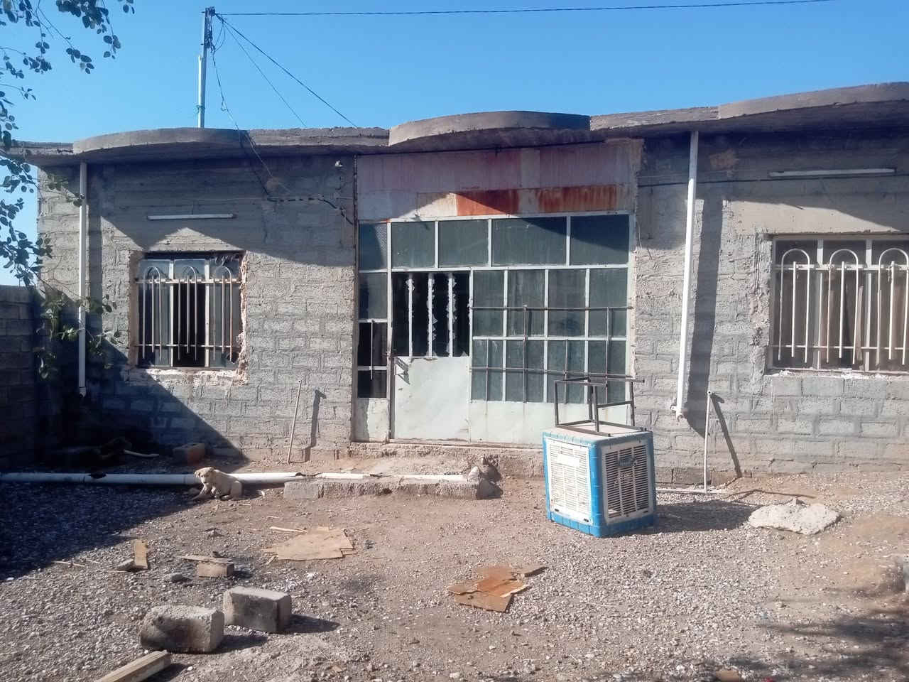 بيت هيكل بمنطقه جميله قريب على مدينه الالعاب مساحه البيت 250 متر هيكل السعر 25,000,000 وبي مجال***********
