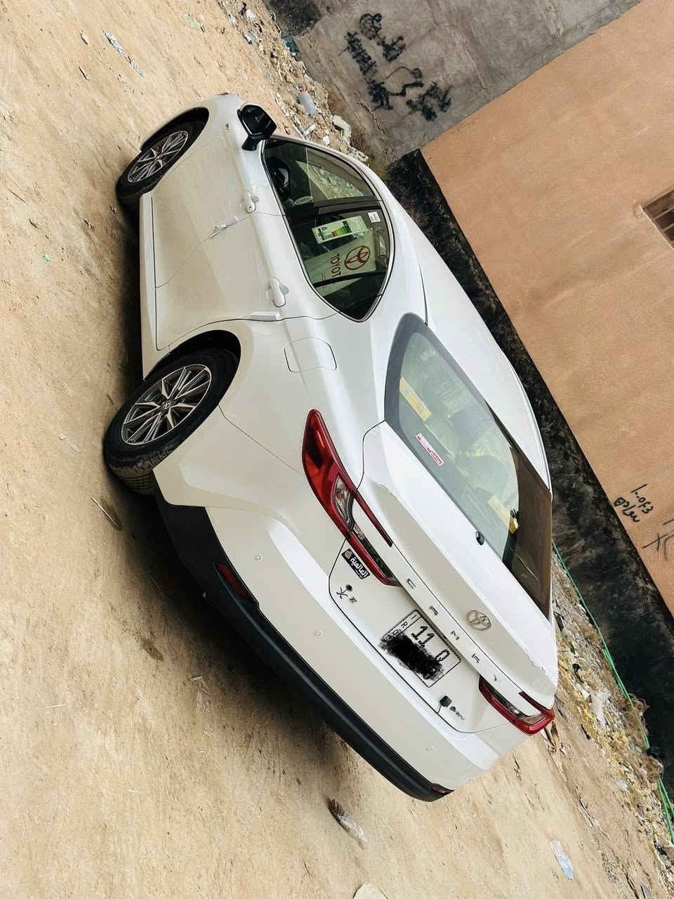 السلام عليكم للبيع فقط
كامري 25 هايبرد مكينة 2500 وكاله عبد اللطيف 
رقم بغداد الدولي سيارة  مطلوبه للمصرف راعيها نجف يشتغل بالعتبة المقدسة 
‎مواصفات الكامري المعروفة فئه ( E )
ماشية 25 الف كيلو 
مكانها بصرة 
سعرها 192 بيها مجال حك الجيه 
للتواصل : ***********
