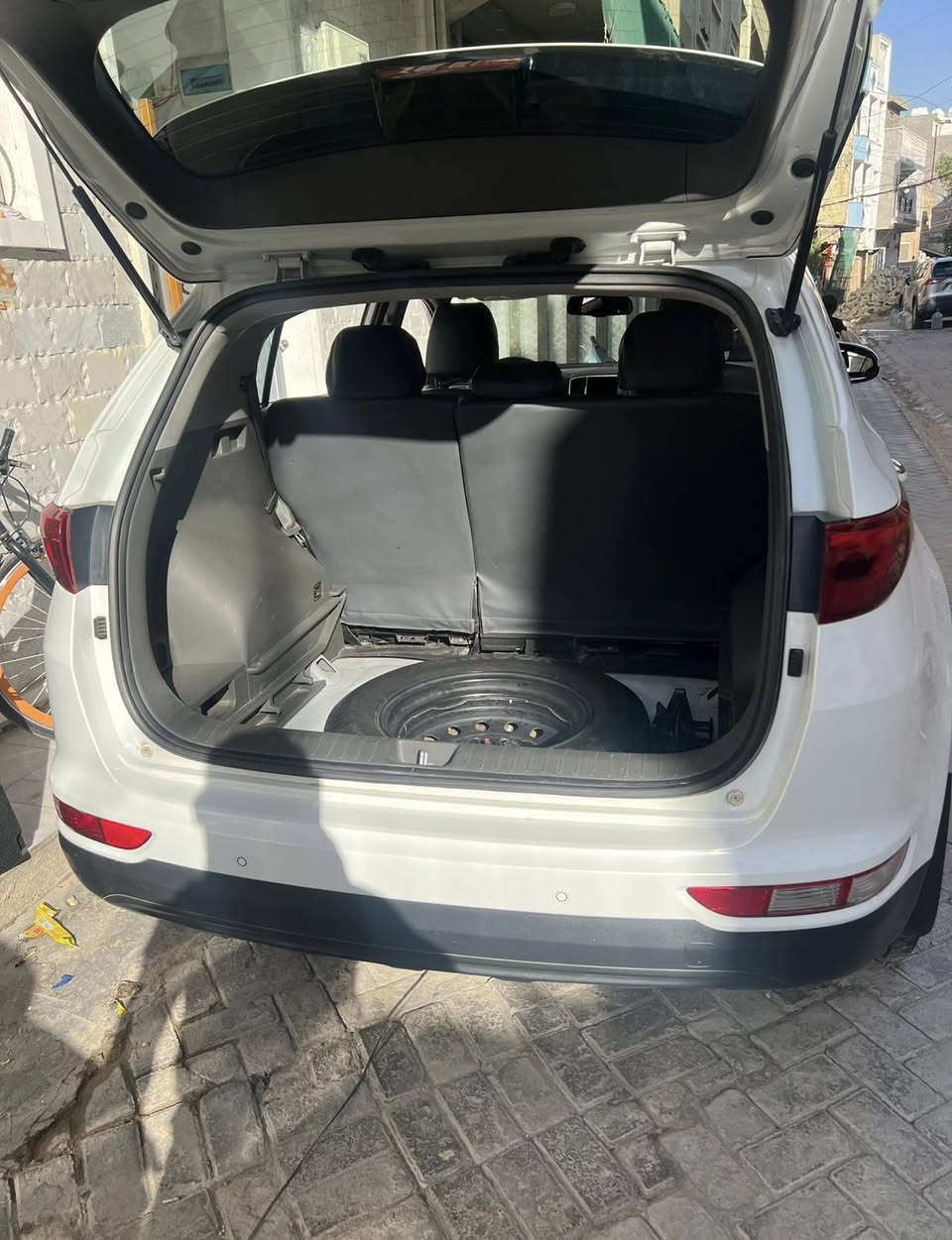 السلام عليكم سبورتج 2018 نص مواصفات خليجي ماشيه 67الف سياره مال بيت بيه بارد موضح بل صوره وشخطين مكحله مكاني الاعظميه  سعر ١٩٠ بيها مجال بيع فقط *********** السياره باسمي   ثاني يوم احولك
