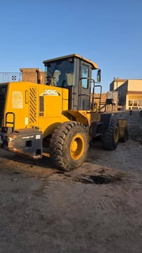 شاحنة • حجم ٤٠ • موديل ١٥