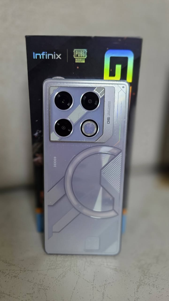 سلام عليكم 
جهاز  من  شركة انفنكس  GT20PRO
ذاكرة 256
مستعمل 3اشهر
جهاز نظيف 100%
شاشه 144تدعم
ممبدل اي شي بي 
يشغل بوبجي 120فريم 
سعر275 بي مجال
رقم ***********
