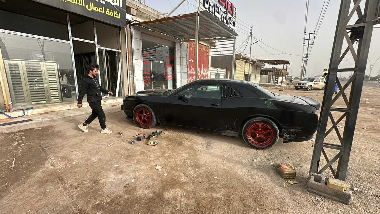 وارد امريكي حادث بجم مصبوغه عام
مكينه جديده جازه مابيهه اي نقص 
السعر 110 قفل رقم بغداد مكان السياره بصره. ***********
