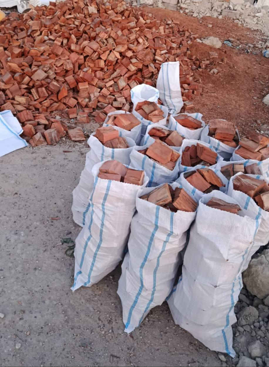 سلام عليكم خشب مشرح واكو  بدون تشريح للبيع المكان ألانبار  الحبانيه يوجد توصيل حسب المكان *********** 👉بي وات ساب
