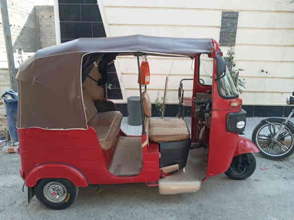 تكتك  ١٨ للبيع جاهزه اي نقص مابيه لمكان بعقوبه لسعر ٥ و ٣٠٠   لشراي يتصل ويدلل ***********
