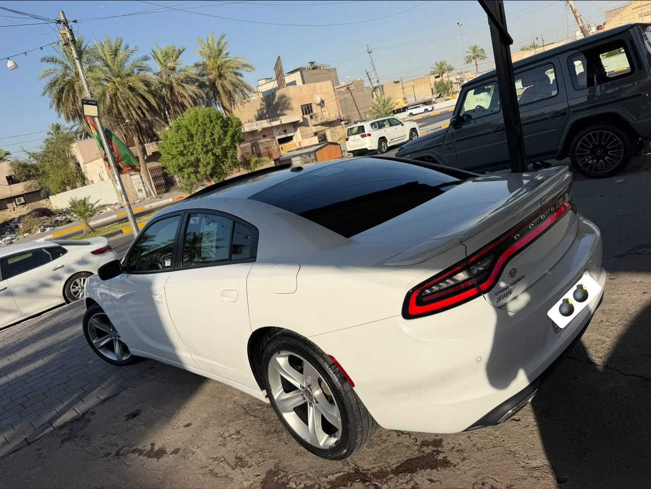 السلام عليكم

جارجر 2019 SXT بلاص كلين تايتل السياره حيل جديدة وحلوه بدون صبغ حتى دعاميات بدون صبغ 

العداد / 74000 ميل  
محرك / V6 3600

✅مواصفات 

شاشة 
بصمة 
مقاعد تدفئة تبريد 
مقاعد خلفي تدفئة
مقاعد جلد 
مقاعد  خرن
سلايت 
حساس خلفي 
لايت led 
تشغيل عن بعد 
تحكمات ستيرن 

وياقي مواصفات ل SXT بلاص  المعروفه سياره دينار متصرف عليها جاهزة من كل نواحي 
رقم دهوك تحويل ثاني يوم 

مكان سياره بغداد زيونة 

للاتصال 
***********
***********
