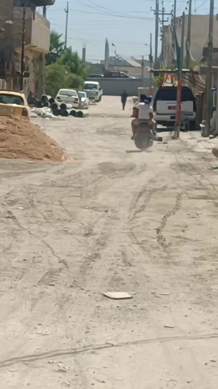 بيت للبيع مساحة 200 متر تريده استثمار تريده تفليش (قطعة) بين الجسر ومستشفى التركي وقريب عالجمعية موقع مميز للاستفسار الاتصال على الرقم فقط بلا مراسلة ***********
