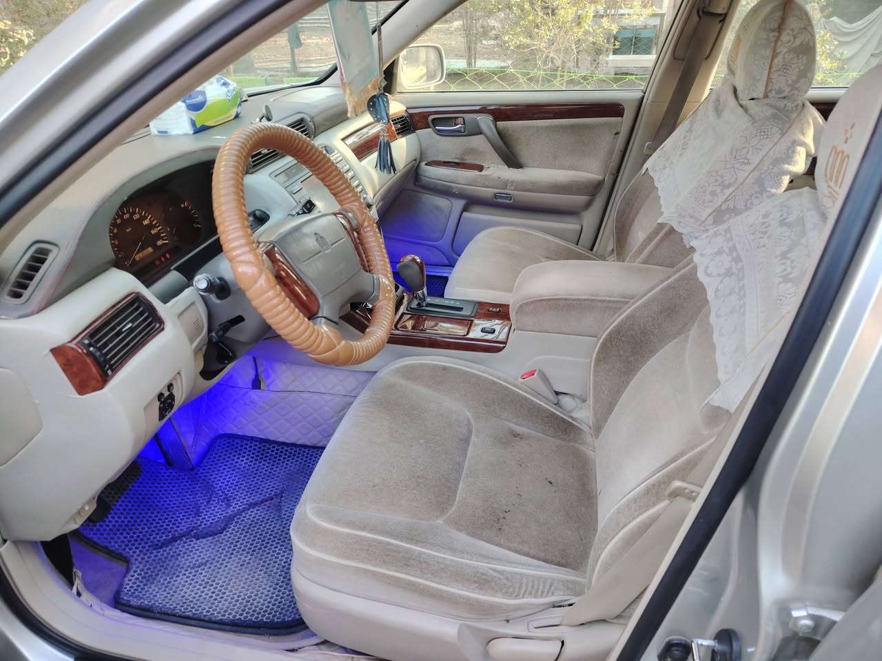 ملكه ادوات كصتين 2002
تحوير فوك وجوه نجف 
تدفه وتبريد قطعتين ثلج 
محرك وكير جديد
السعر 40$
الأستفسار على الرقم 
***********
