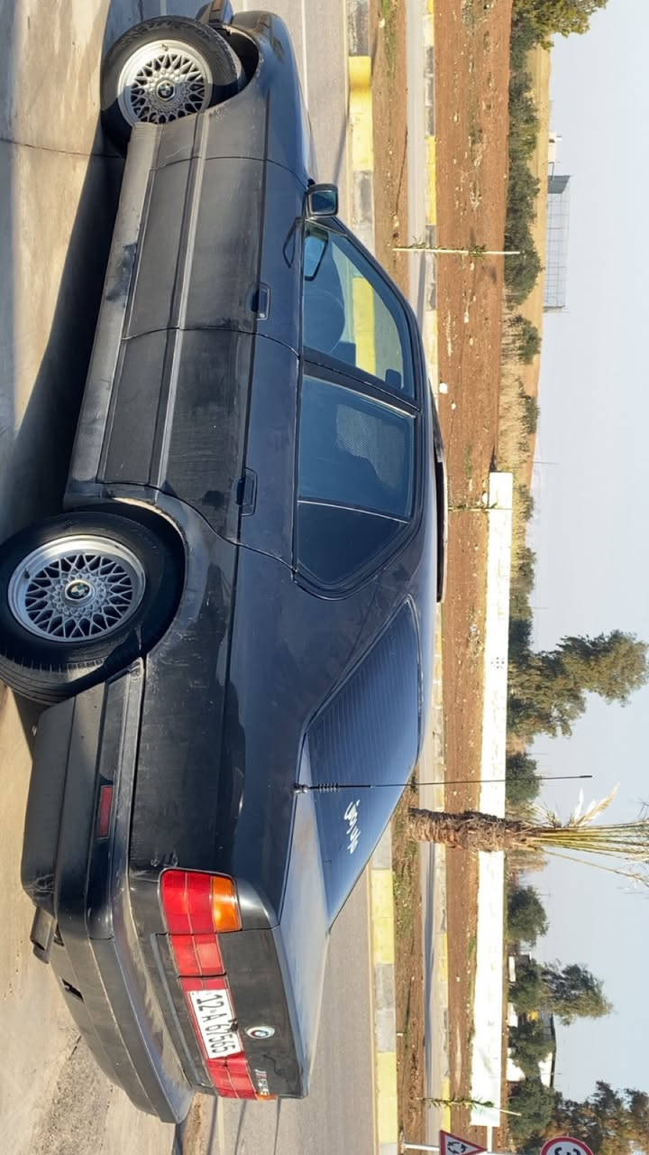 بي ام دبليو للبيع
موديل1991
525i  فول فول مواصفات بجم عريض 4جامات كهرباء داخل بالكامل جلد سلايت  كير محرك كلو شرط طخم تاير جديد وياله خلية رقم نينوى مسطره كاربون بيها 
السعر70وبيها مجال بسيط 
***********
***********
