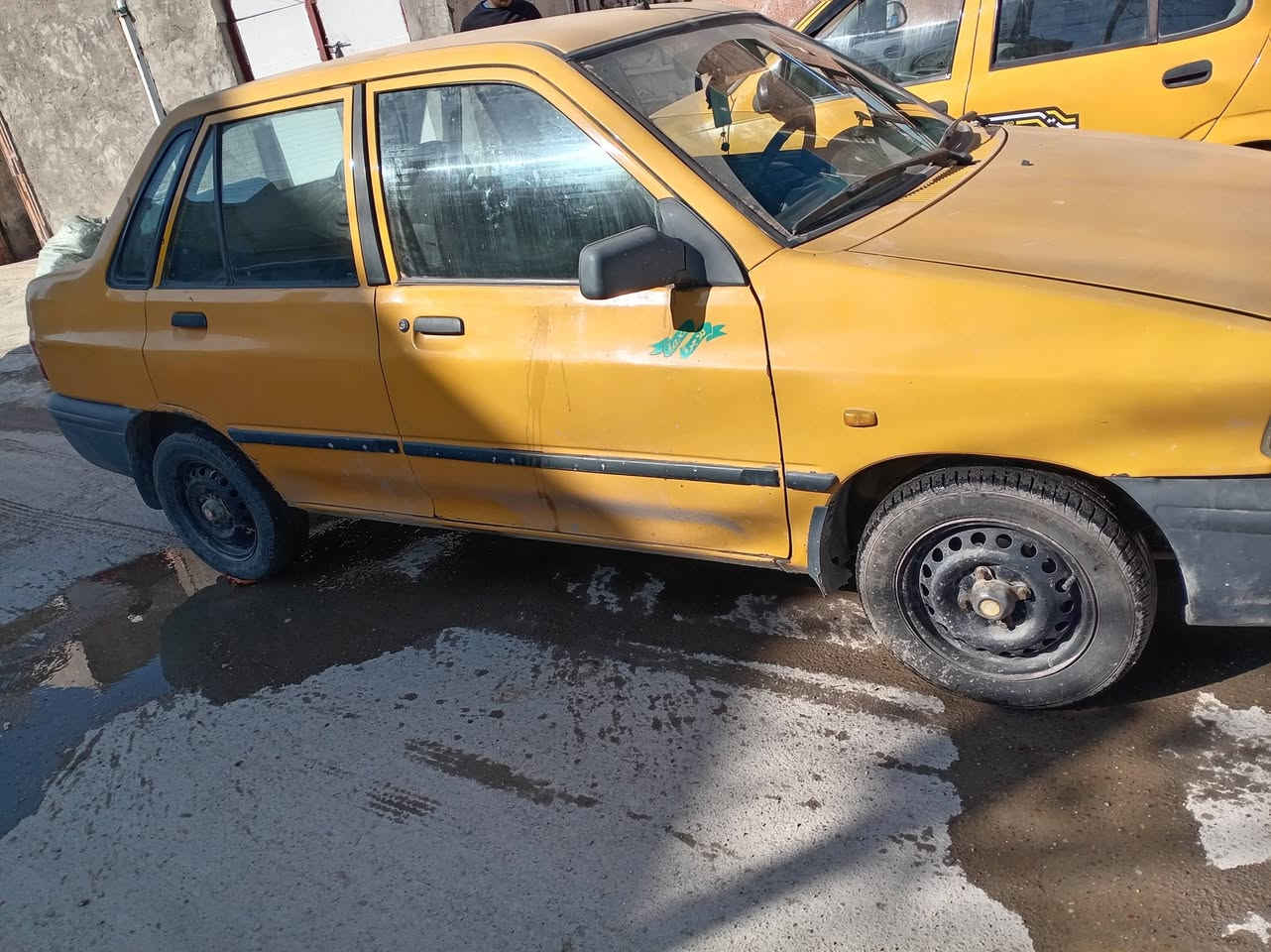 السلام عليكم البيع 2014 سياره تبريد شغال مكينه خير من الله بس شواصي ملحومه الباقي خير من الله مكاني الشعب شارع الصحه سعر 30 بيها مجال الرقم*********** والمش الراي لا يخابر
