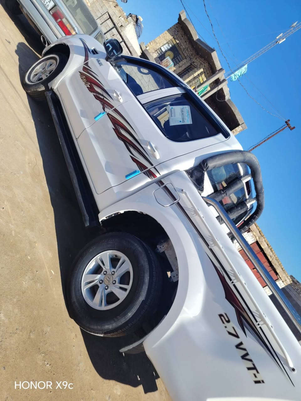 سلام عليكم
فتون 2018 كفاله عامه 
مكينه وكير وحداديه وتخم تاير وتبريد 
كله جديد 
جاهزه من كلش
رقم مثنئ سنويه ل 2029 
السعر 87 وبيه مجال
مكان السياره الديوانيه قضاء الحمزه الشرقي 
‏‪***********‬‏
